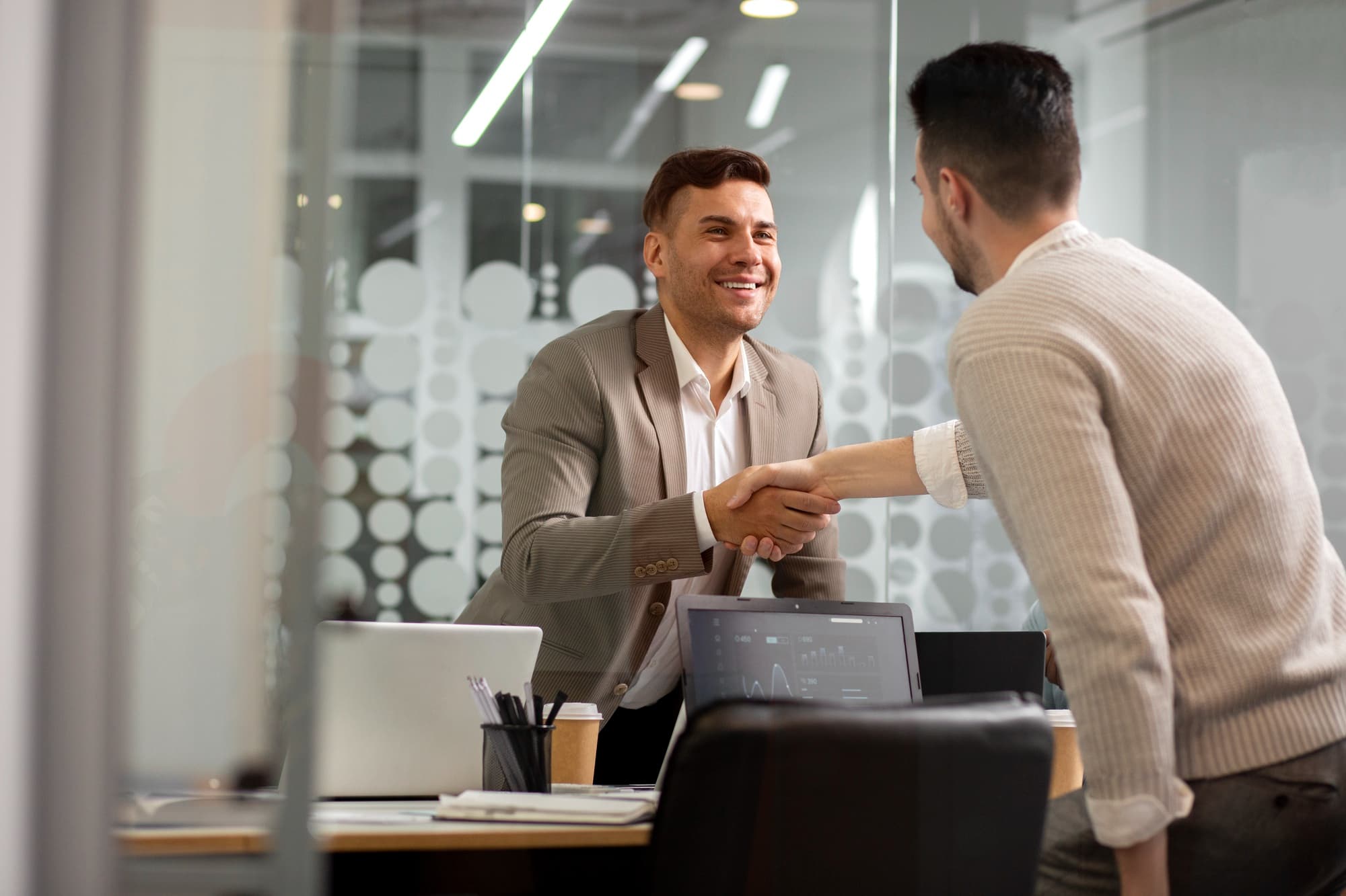 Profesionales conectando servicios